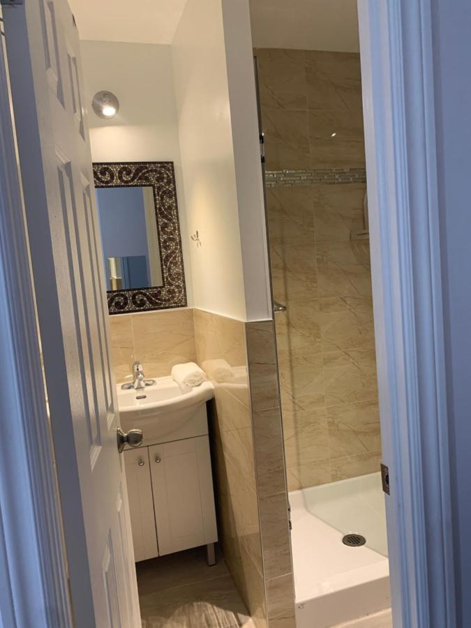 Park Inn Торонто Экстерьер фото