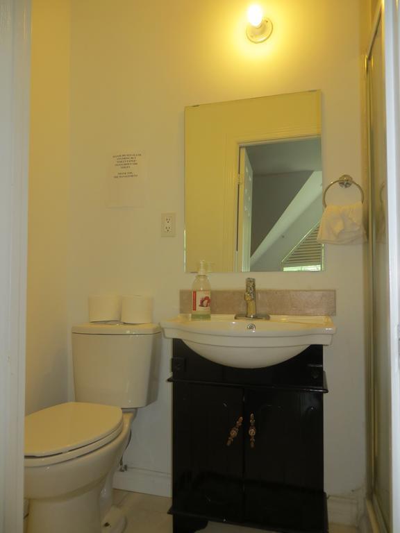 Park Inn Торонто Экстерьер фото