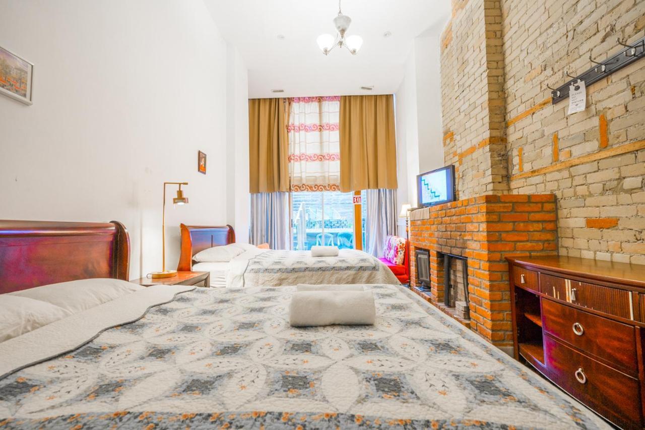 Park Inn Торонто Экстерьер фото