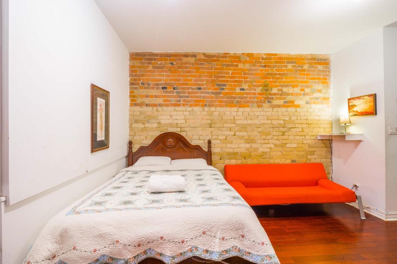 Park Inn Торонто Экстерьер фото