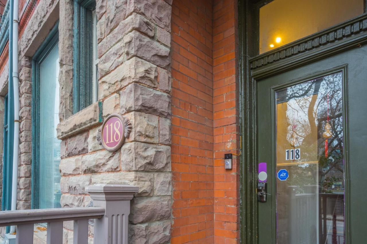 Park Inn Торонто Экстерьер фото