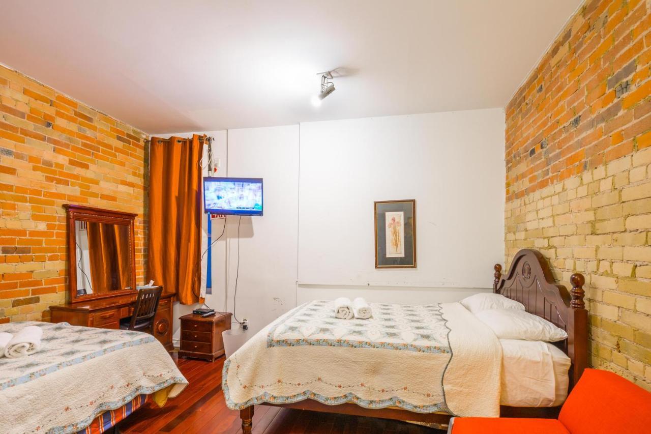 Park Inn Торонто Экстерьер фото