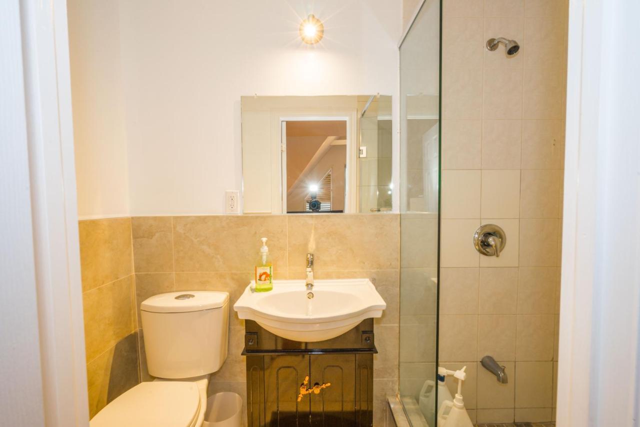 Park Inn Торонто Экстерьер фото