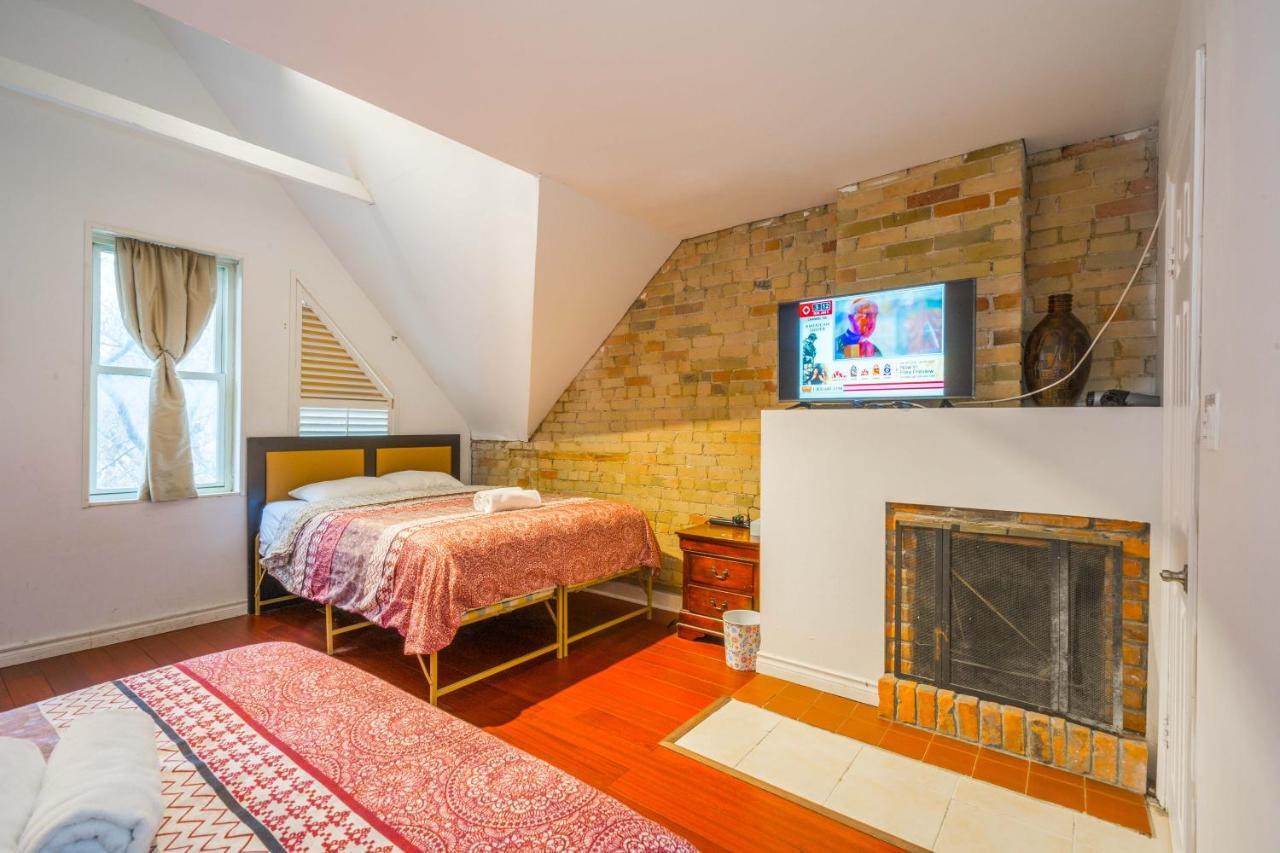 Park Inn Торонто Экстерьер фото